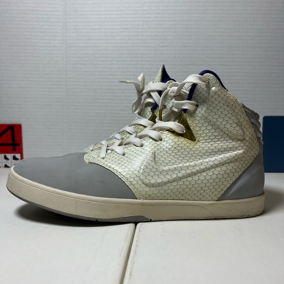 Nike Kobe 9 NSW Lifestyle
Wolf Grey - Picture 6 of 9